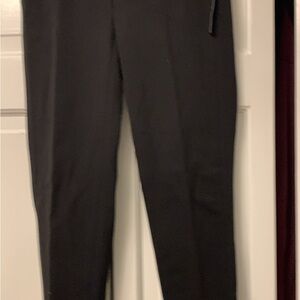 White House Black Market Women's Black slim ankle pants NWT. Size OOR